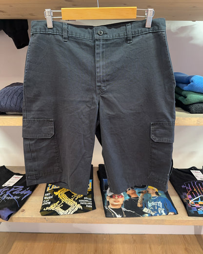 36 - Dickies Shorts