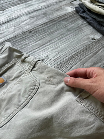 32 - Carhartt Shorts