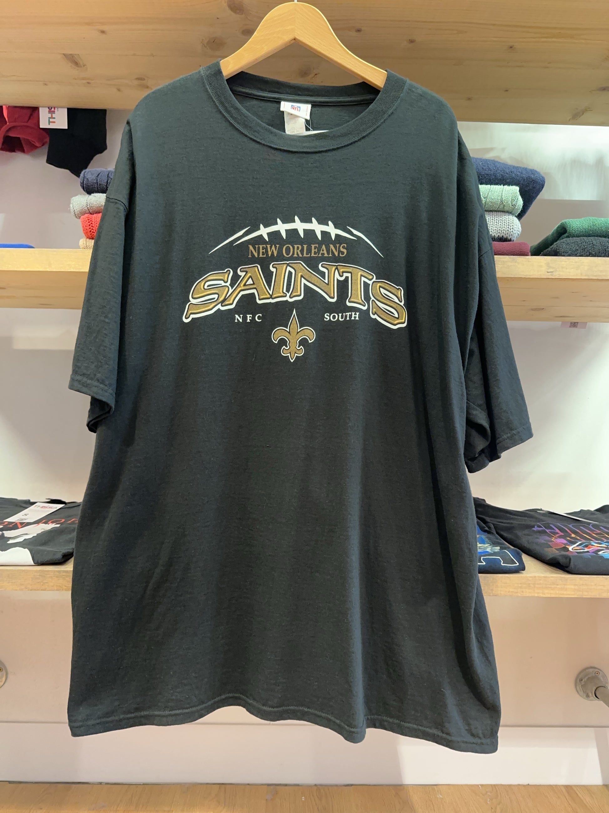 Vintage New Orleans Saints NFL Graphic T-Shirt