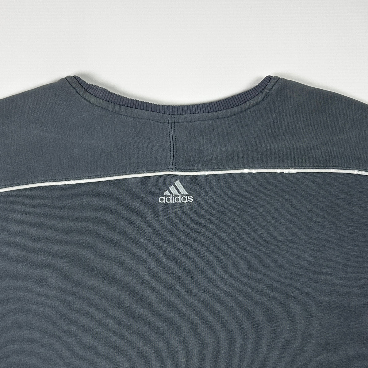 M - Vintage 2000's Adidas Sweatshirt