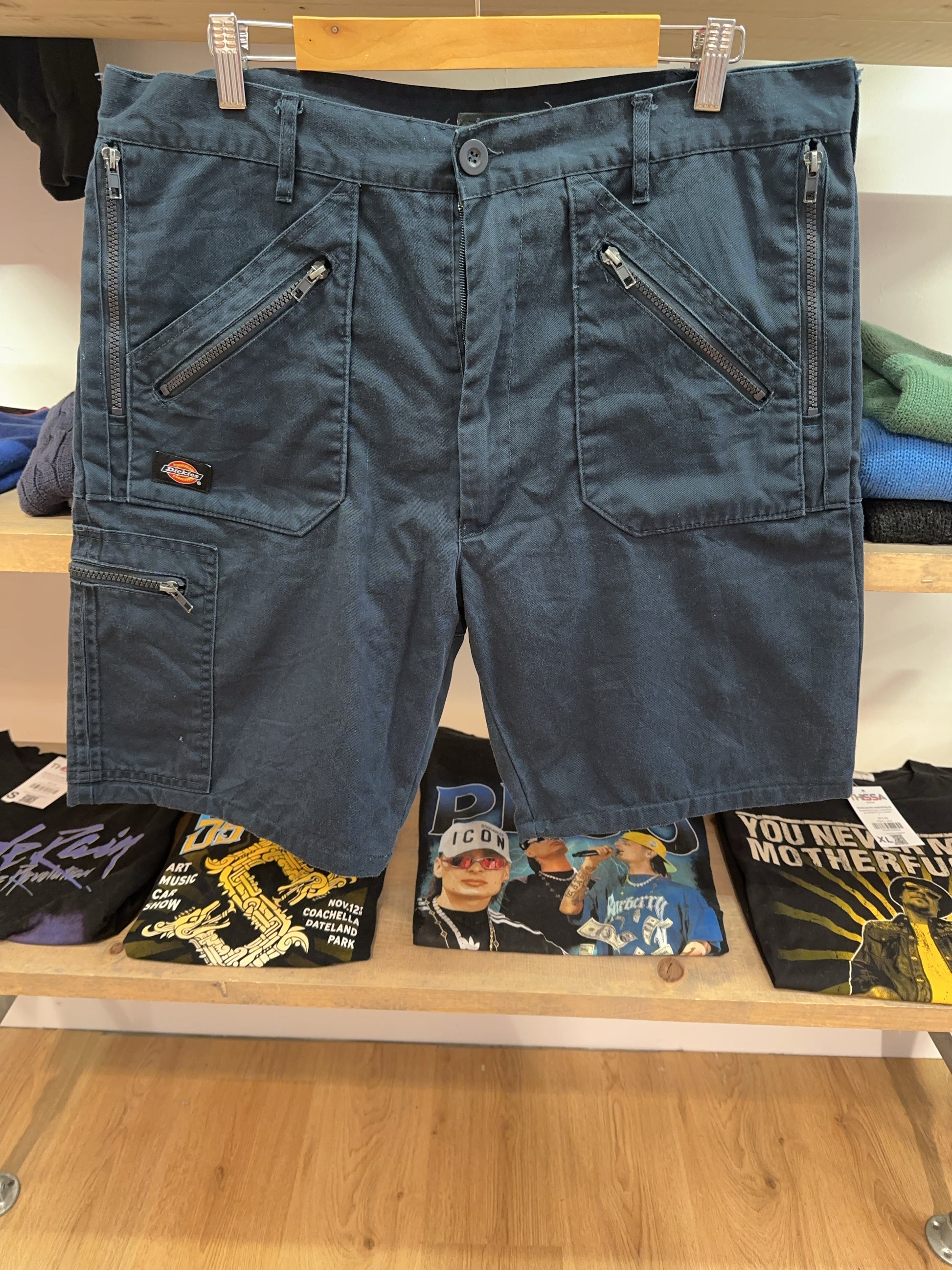 38 - Dickies Shorts