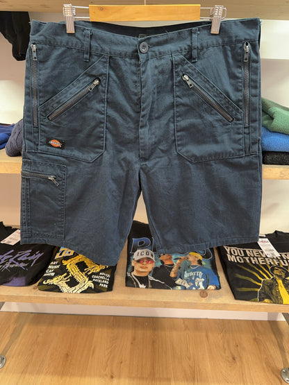 38 - Dickies Shorts