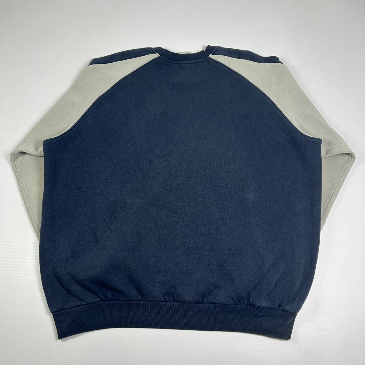 L - Vintage 2000's Adidas Sweatshirt