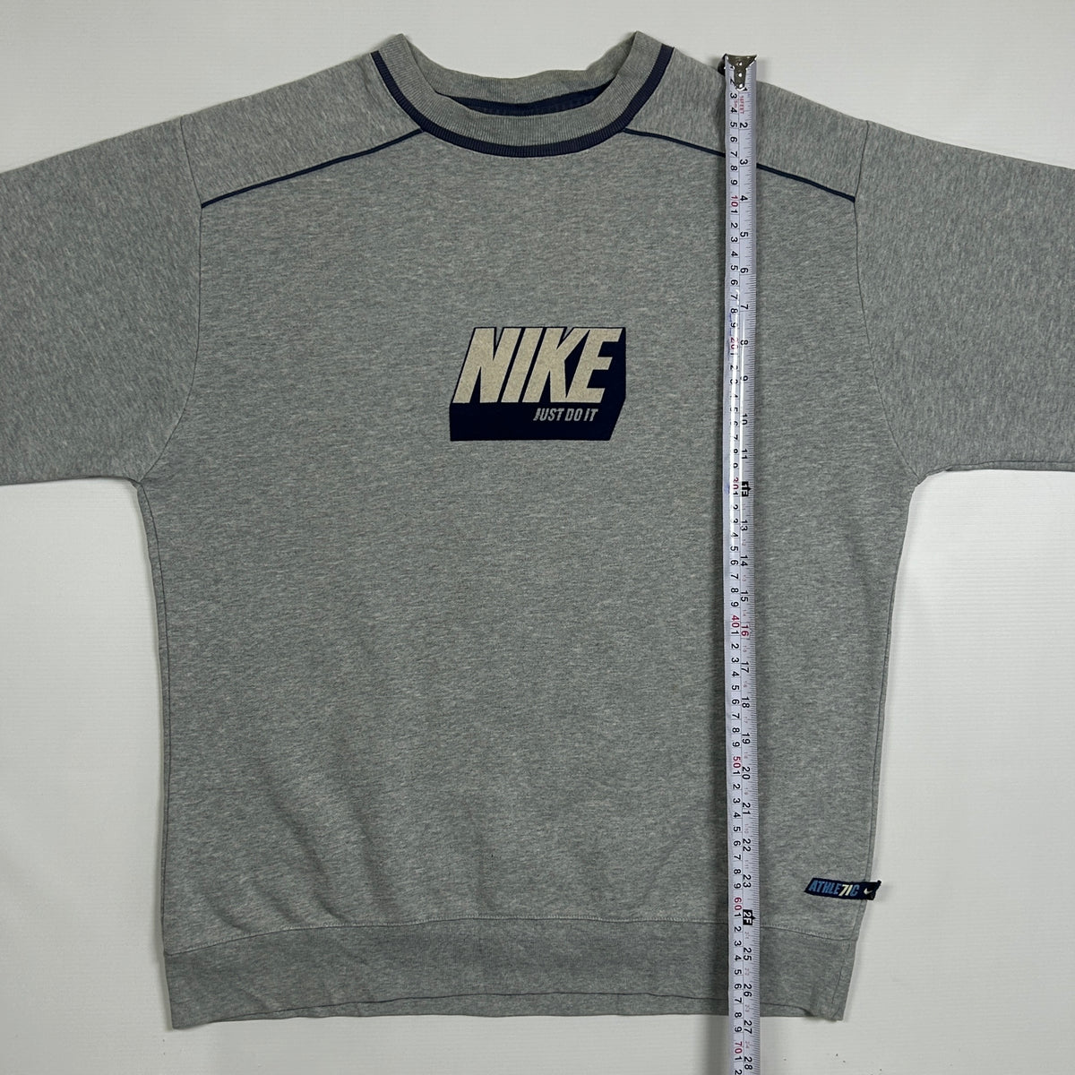 M - Vintage 2000's Nike Sweatshirt