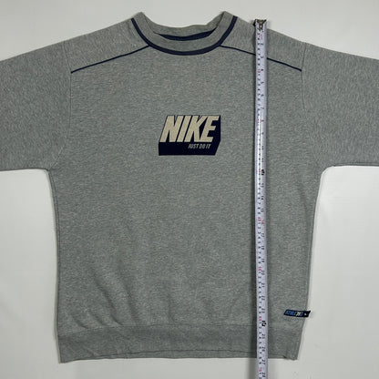 M - Vintage 2000's Nike Sweatshirt