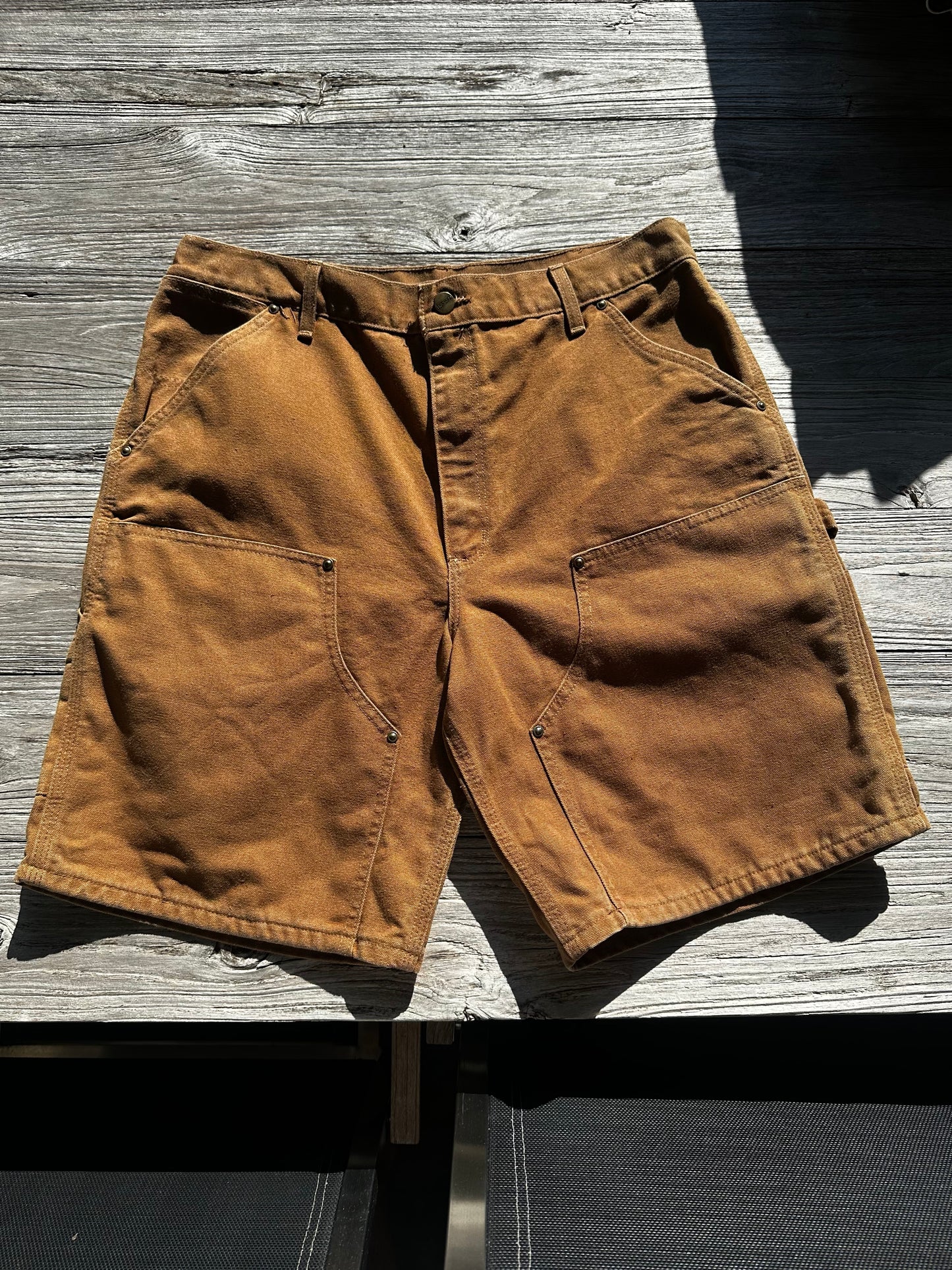 32 - Carhartt B80 BRN Shorts