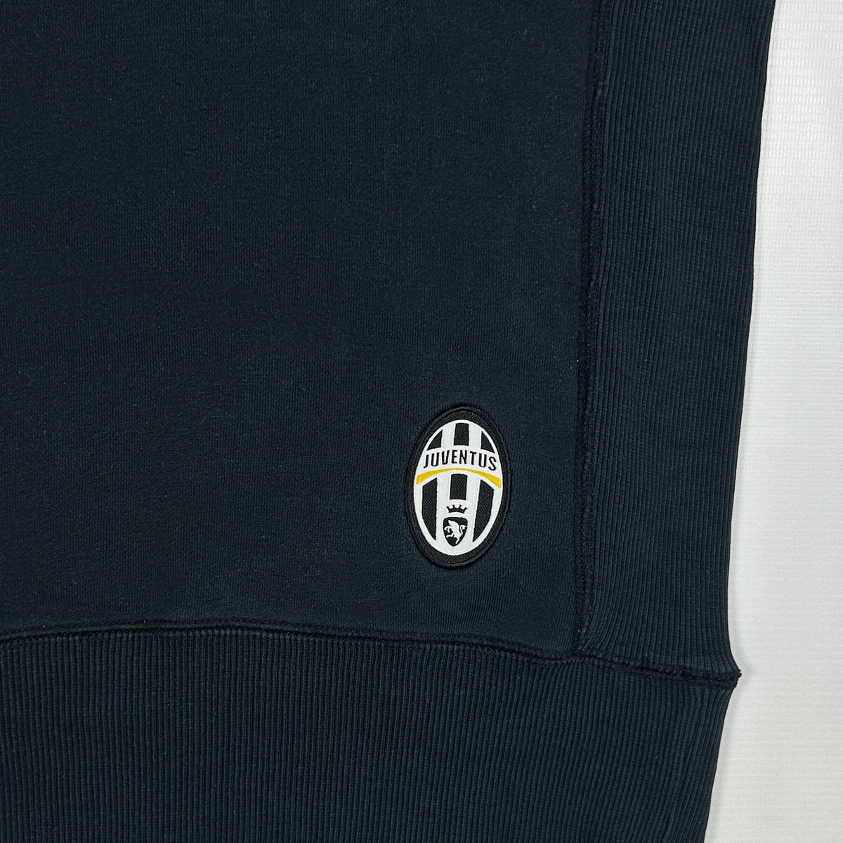 S - 2017-18 Juventus FC Nike Black Crewneck Sweatshirt