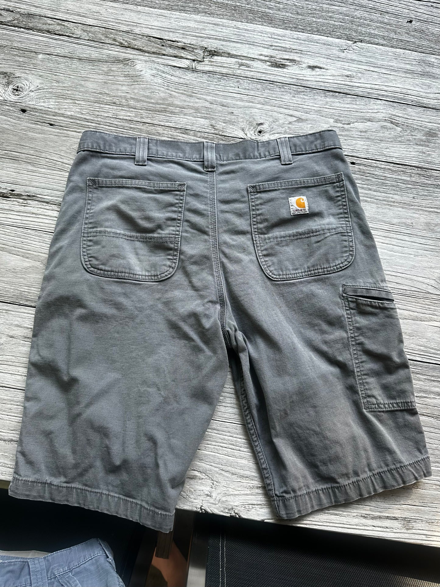 36 - Carhartt Shorts