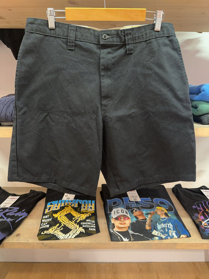 34 - Dickies Shorts