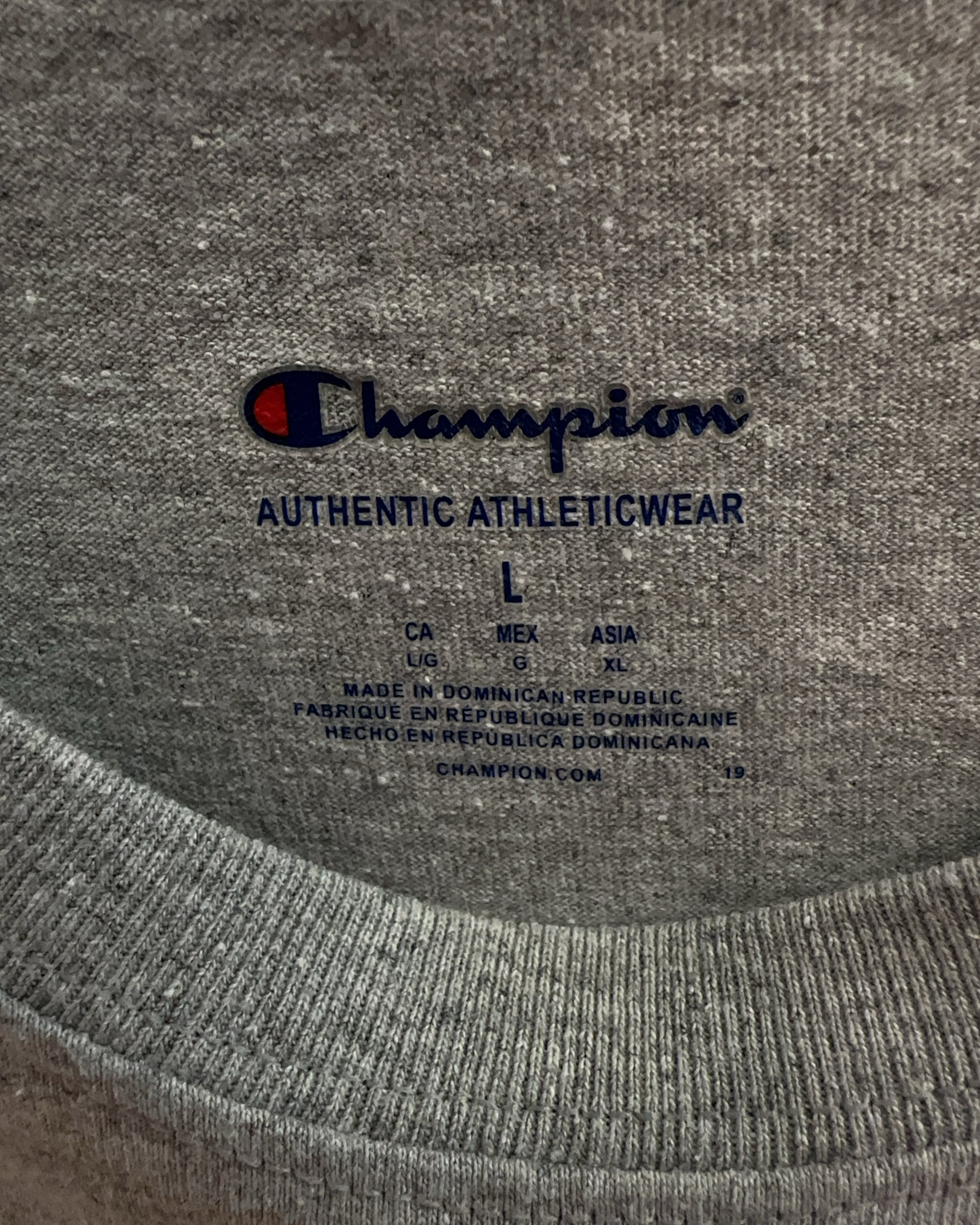 L - Champion T-shirt