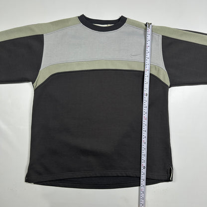 M - Vintage 2000's Nike Sweatshirt