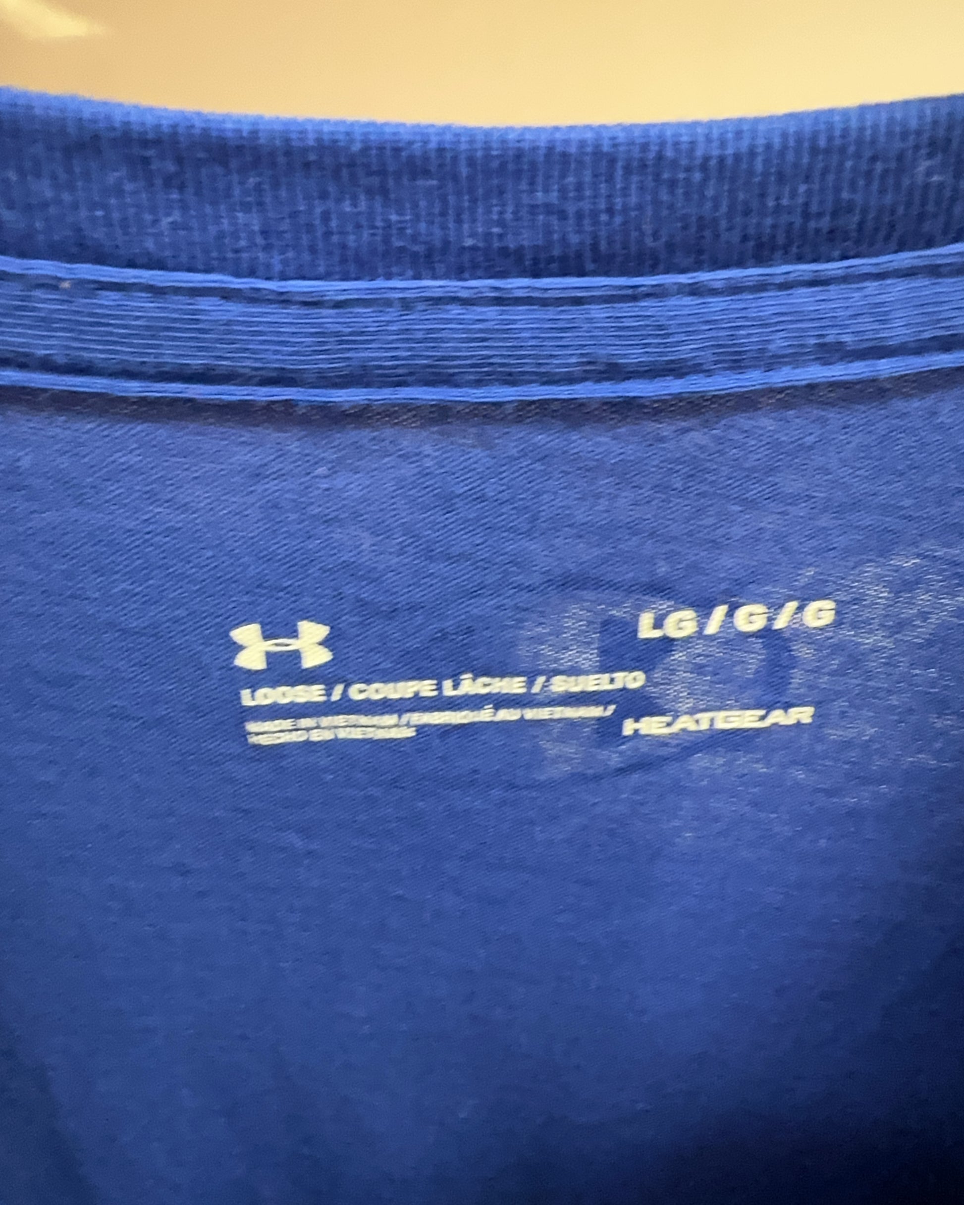 L - Under Armour T-shirt