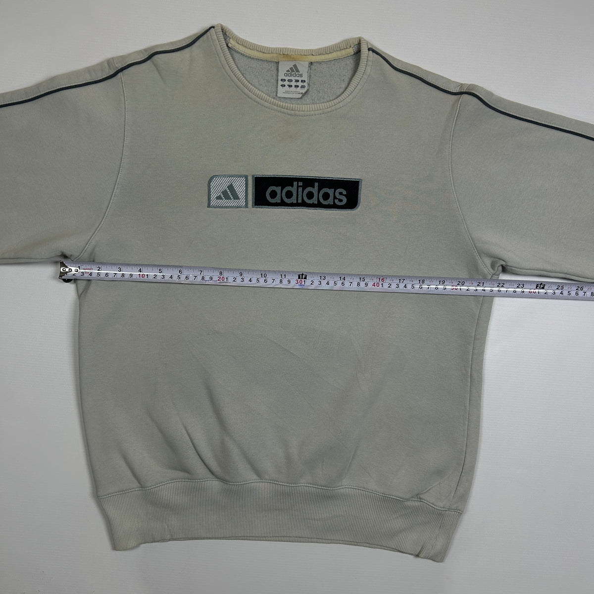 M - Vintage 2000's Adidas Sweatshirt