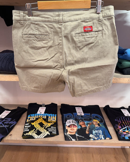32 - Dickies Shorts