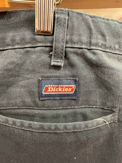 38 - Dickies Shorts