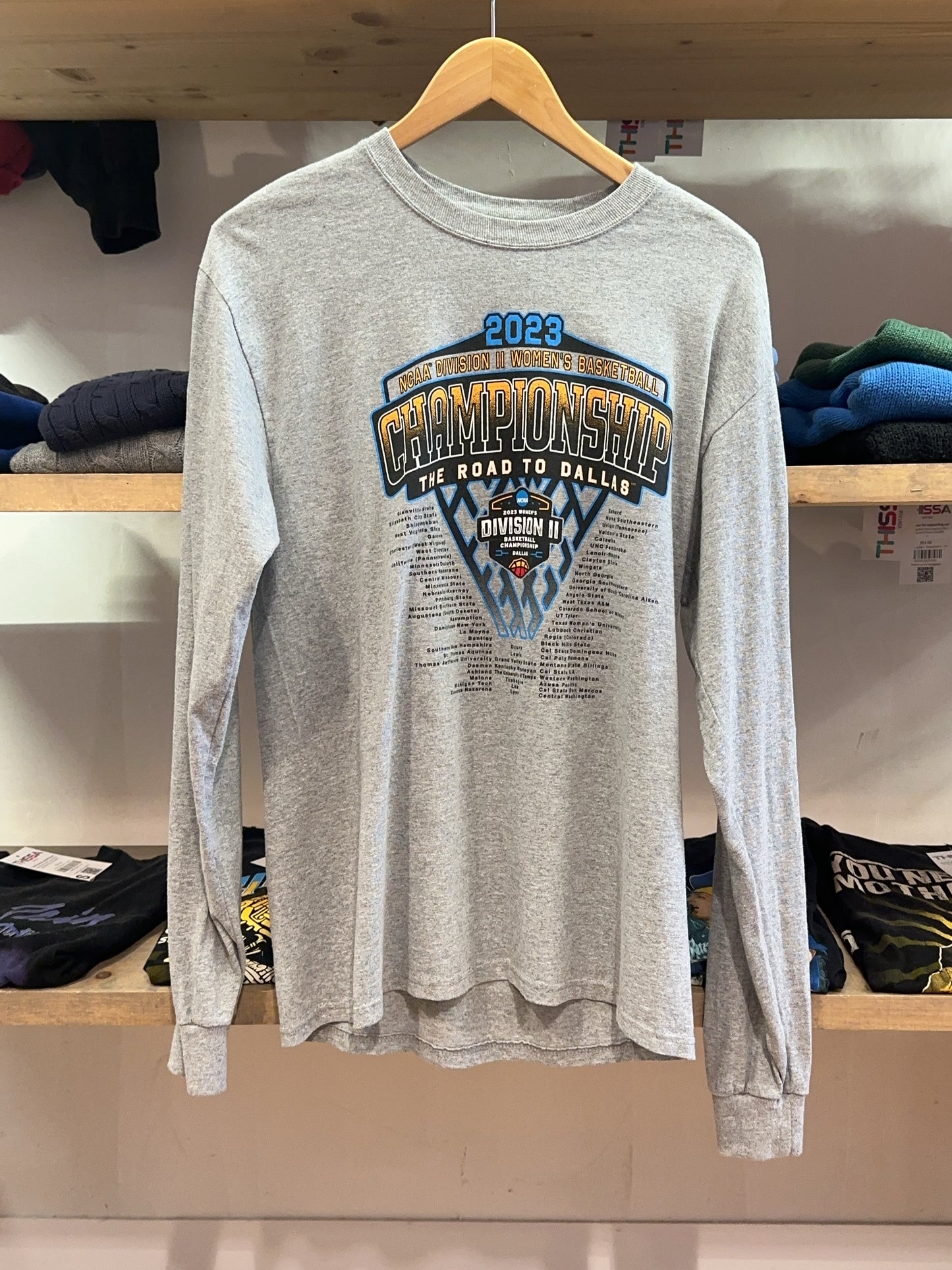 M - Vintage 2010's Champion NCAA Championship Longsleeve