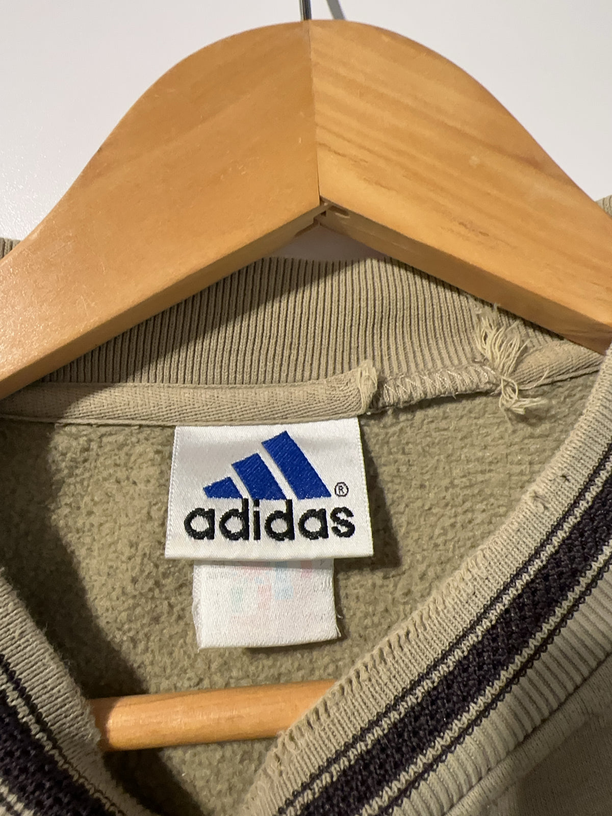 L - Vintage 2000's Adidas Sweatshirt