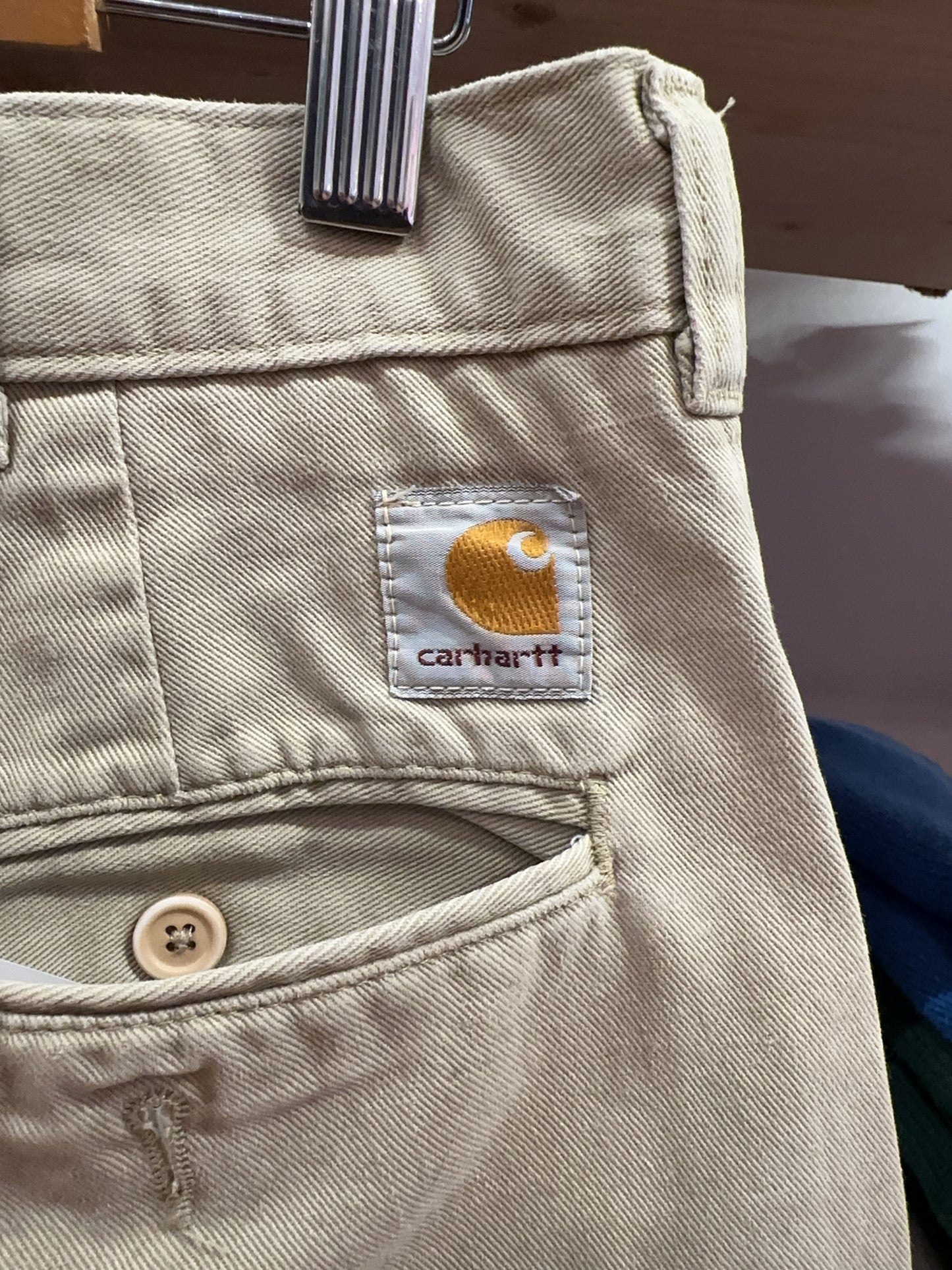 32 - Carhartt Shorts