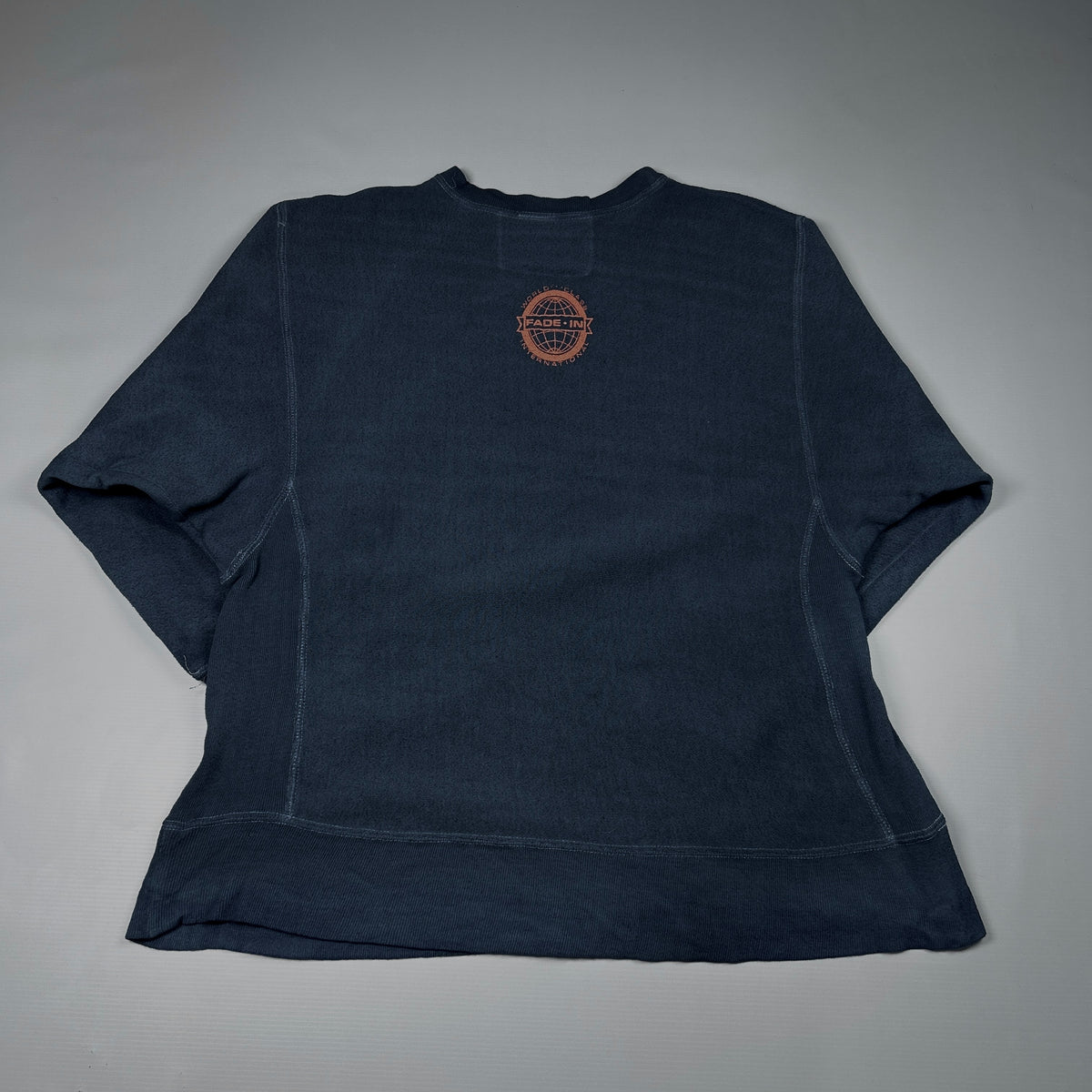 L - Earth Fair 1990's Seattle Washington Graphic Sweatshirt