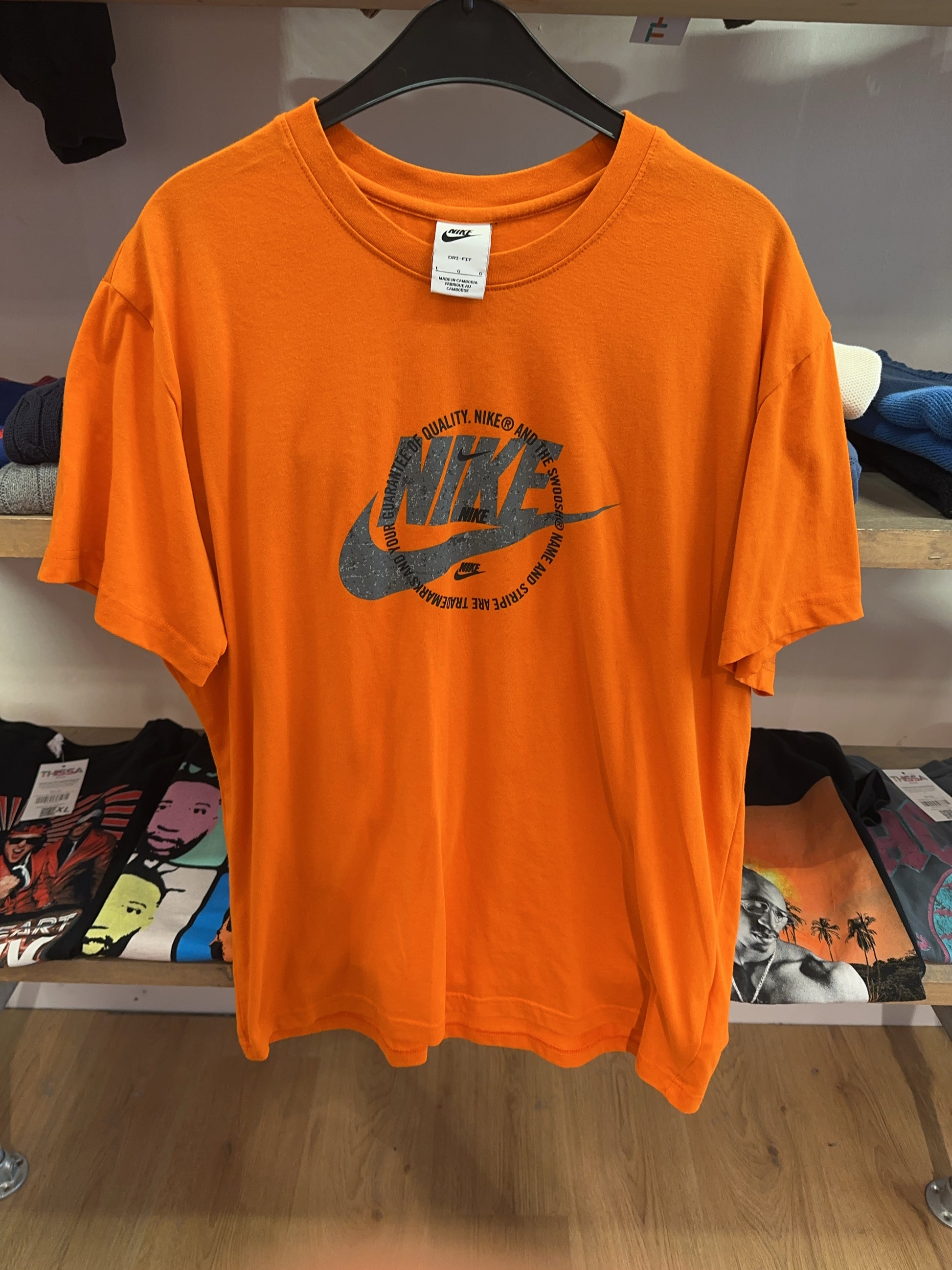 L - Nike T-shirt