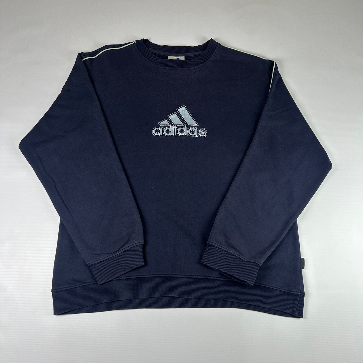 M - Vintage 2000's Adidas Sweatshirt