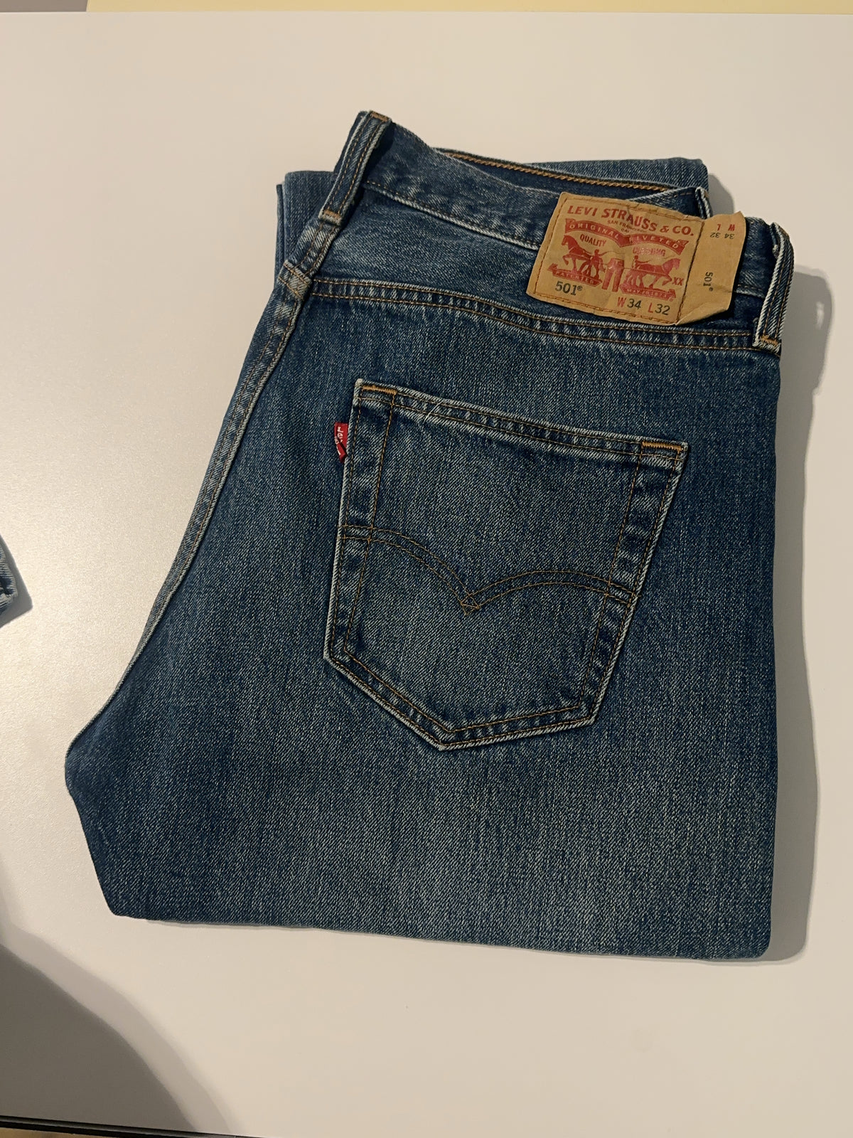 34 X 32 - Levi’s Jeans