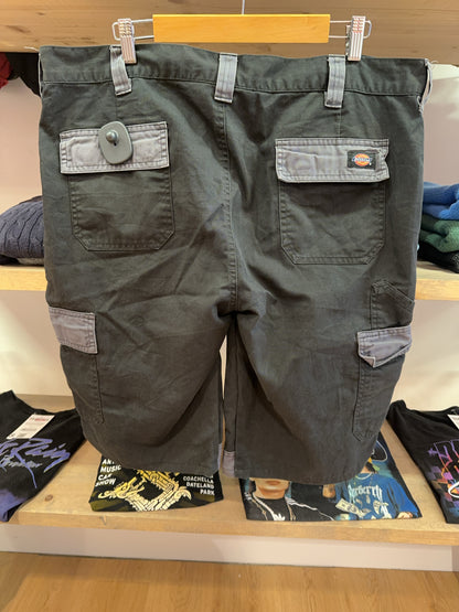 34 - Dickies Shorts