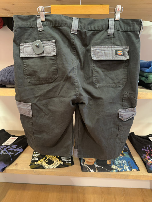 34 - Dickies Shorts