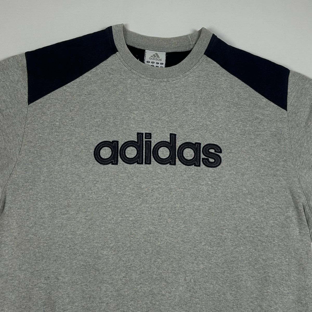 L - Vintage 2000's Adidas Sweatshirt