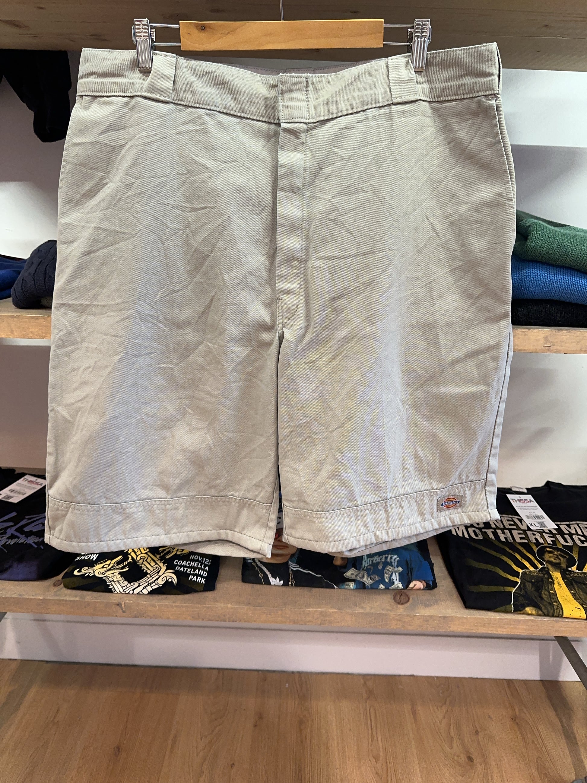 38 - Dickies Shorts