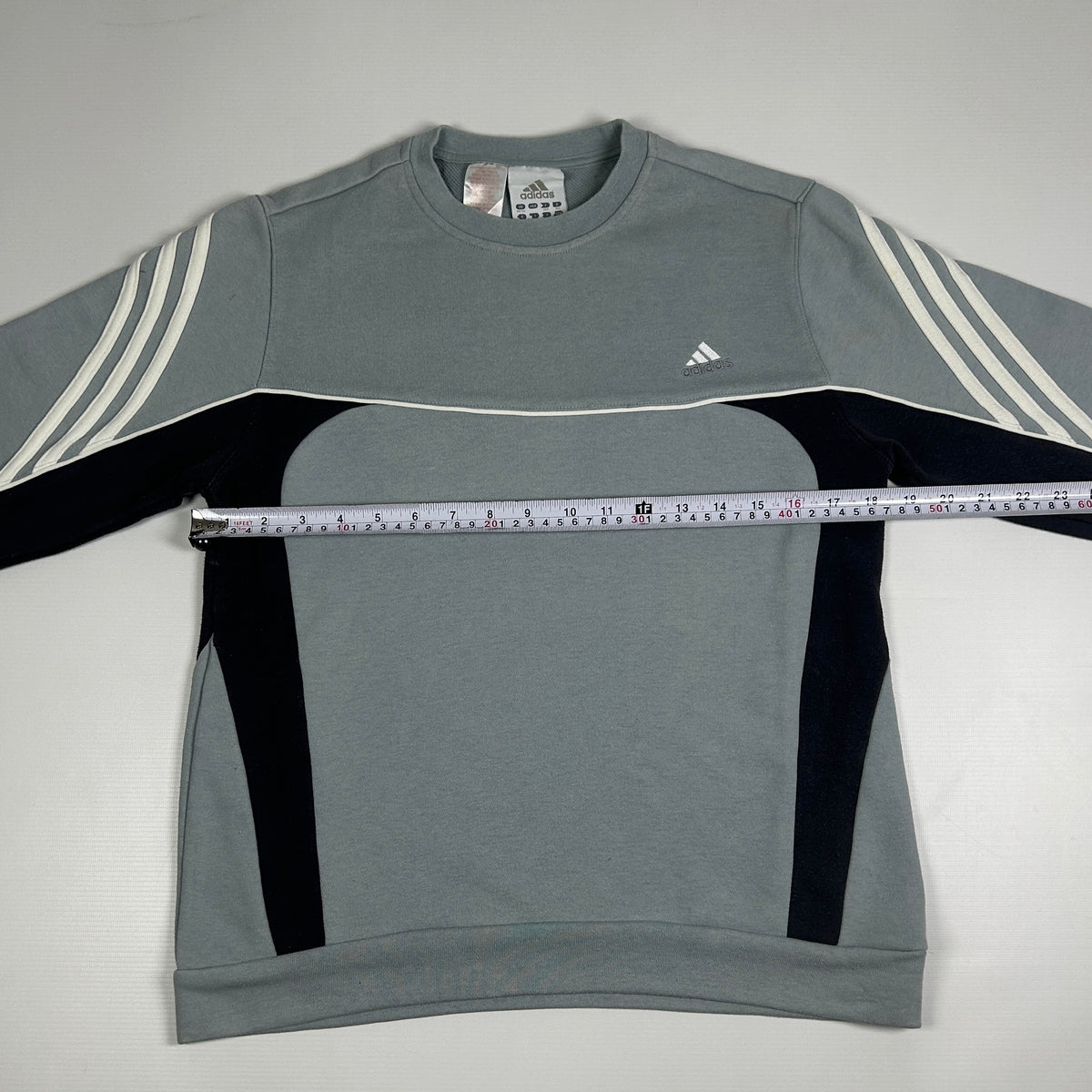 XS - Vintage 2000's Adidas Sweatshirt