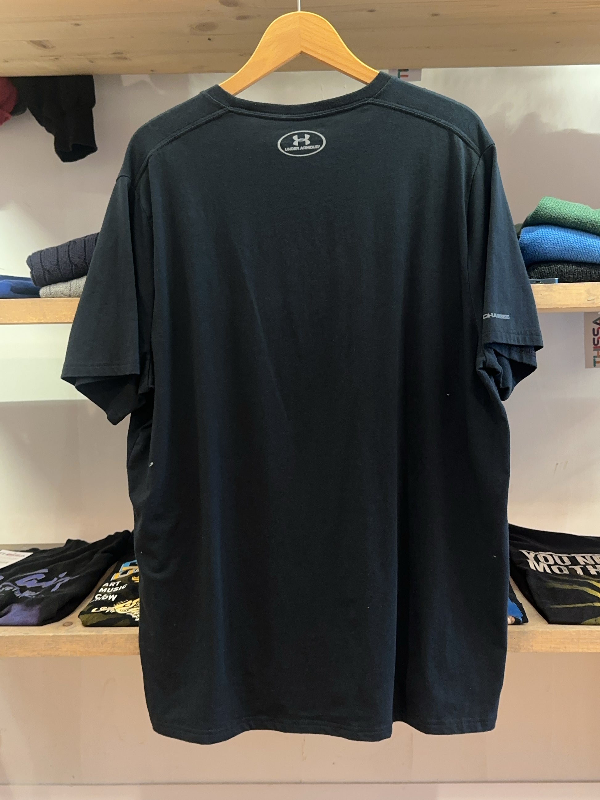 XL - Under Armour T-shirt