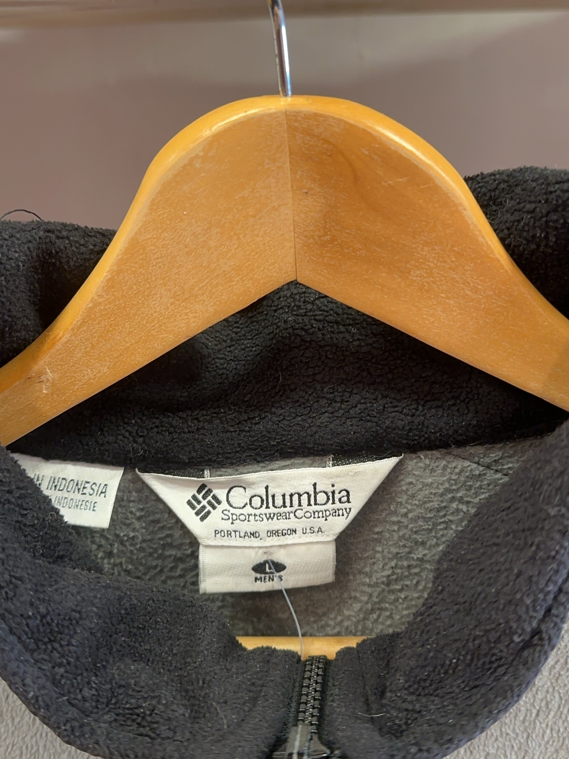 L - Columbia Fleece Jacket