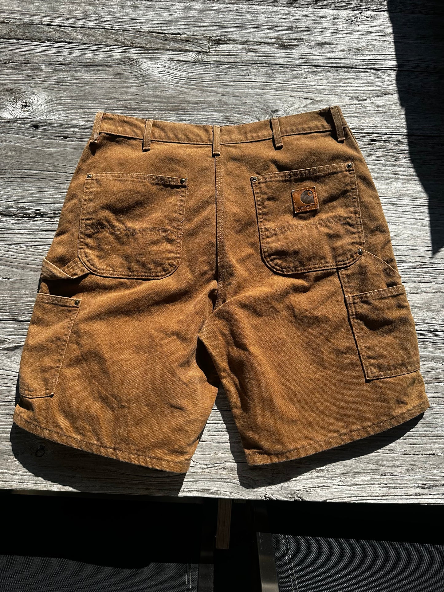 32 - Carhartt B80 BRN Shorts