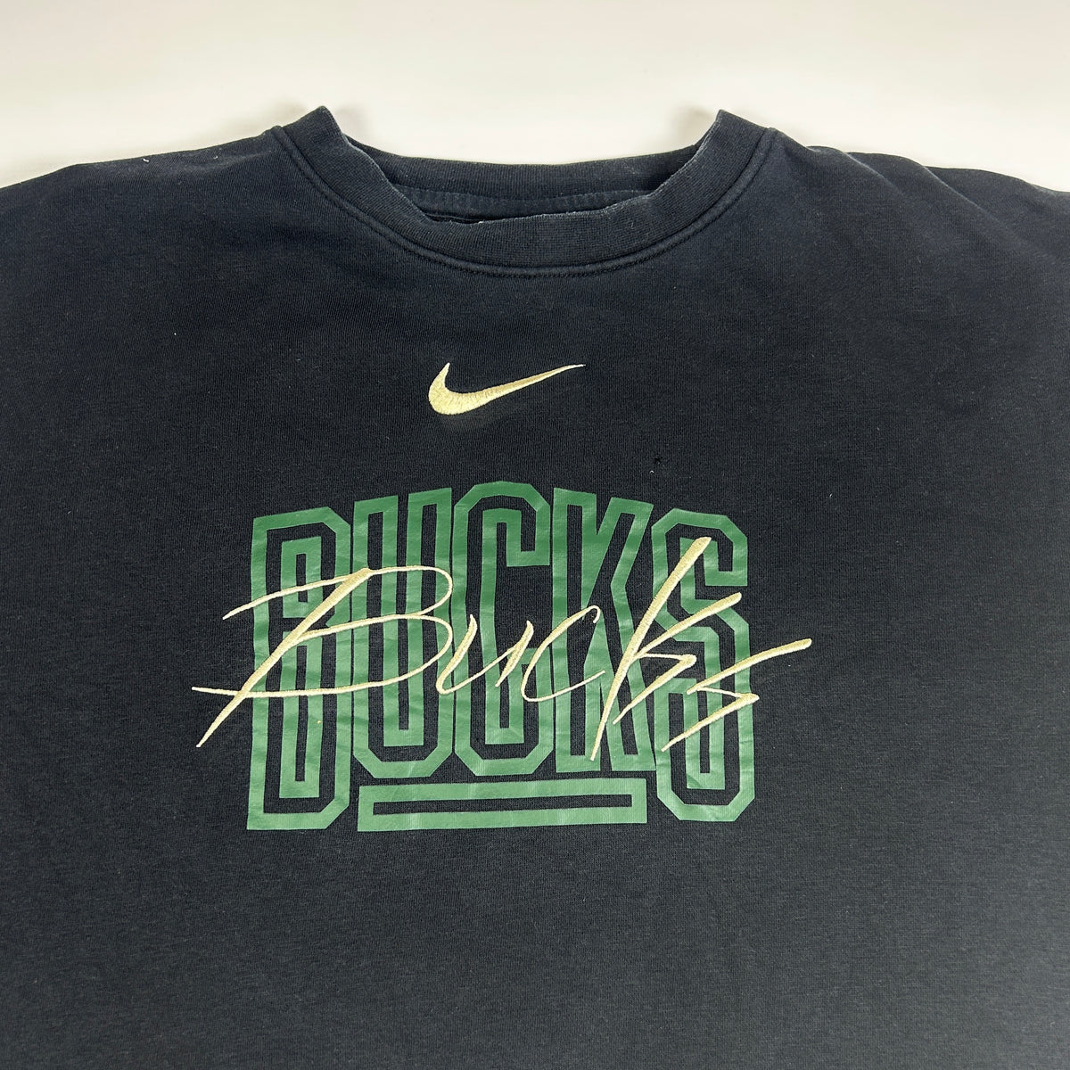 L - 2010's Nike NBA Milwaukee Bucks Crewneck Sweatshirt