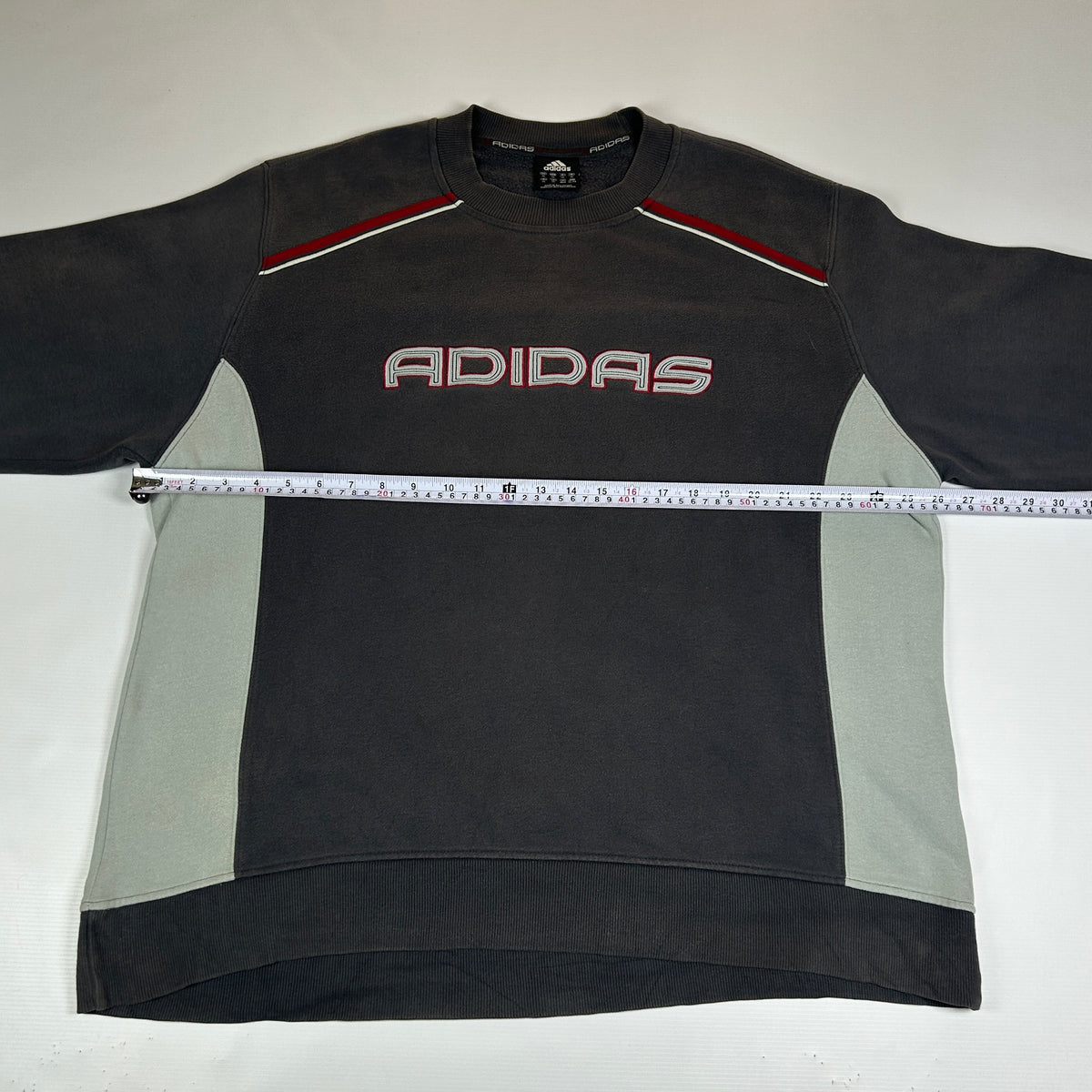XL - Vintage 2000's Adidas Sweatshirt