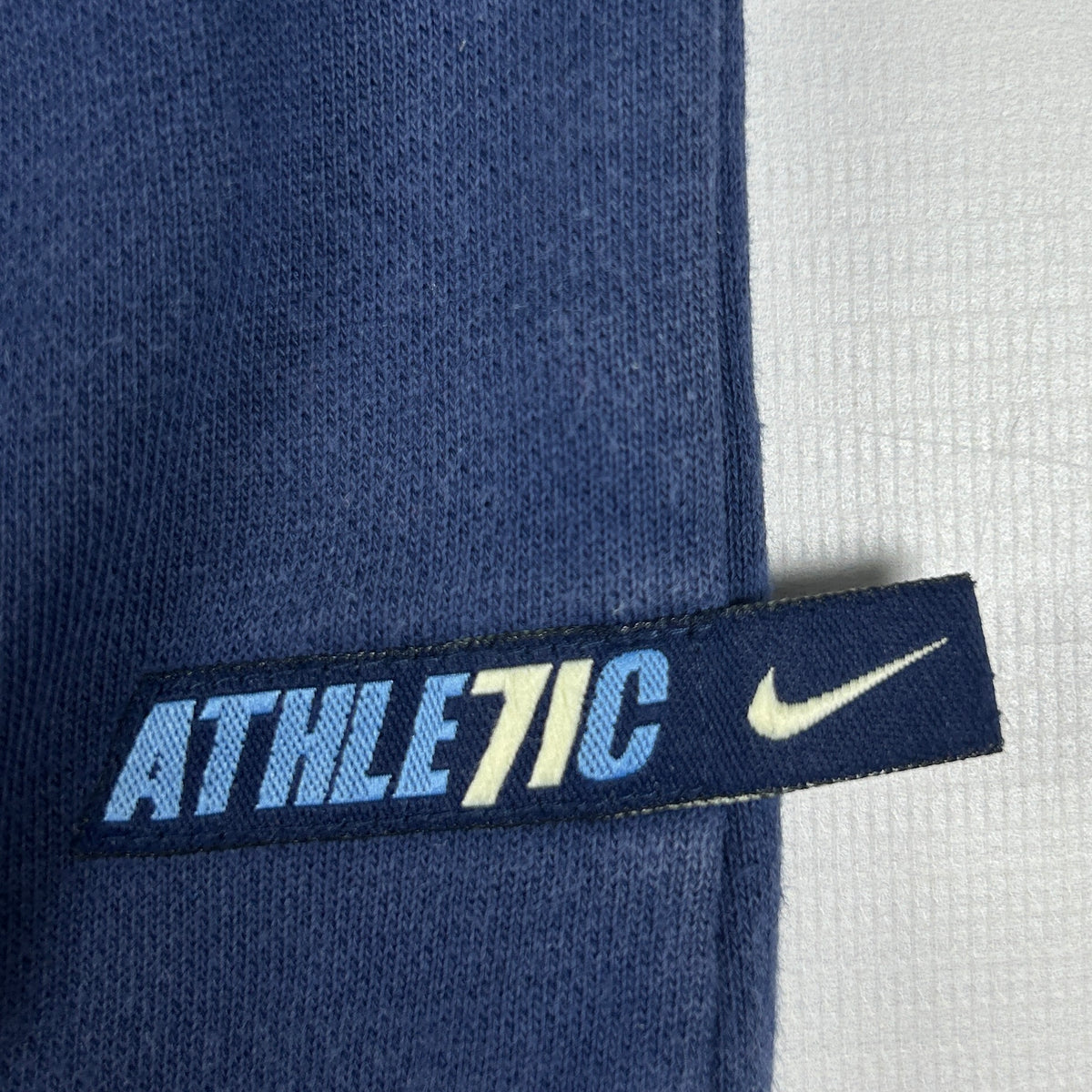 XXS - Vintage 2000's Nike Athletic 7 Sweatshirt