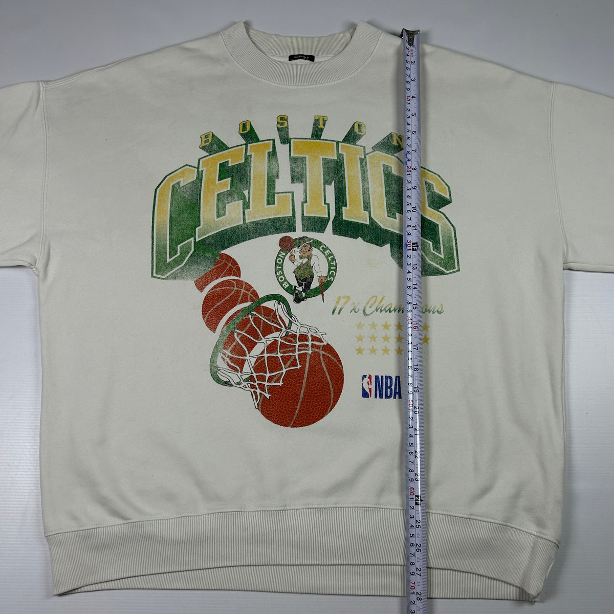 L - Boston Celtics 2000's NBA Oversized Graphic Sweatshirt