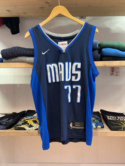 L - 2020-21 Dallas Mavericks Doncic #77 Nike Swingman Alternate Jersey