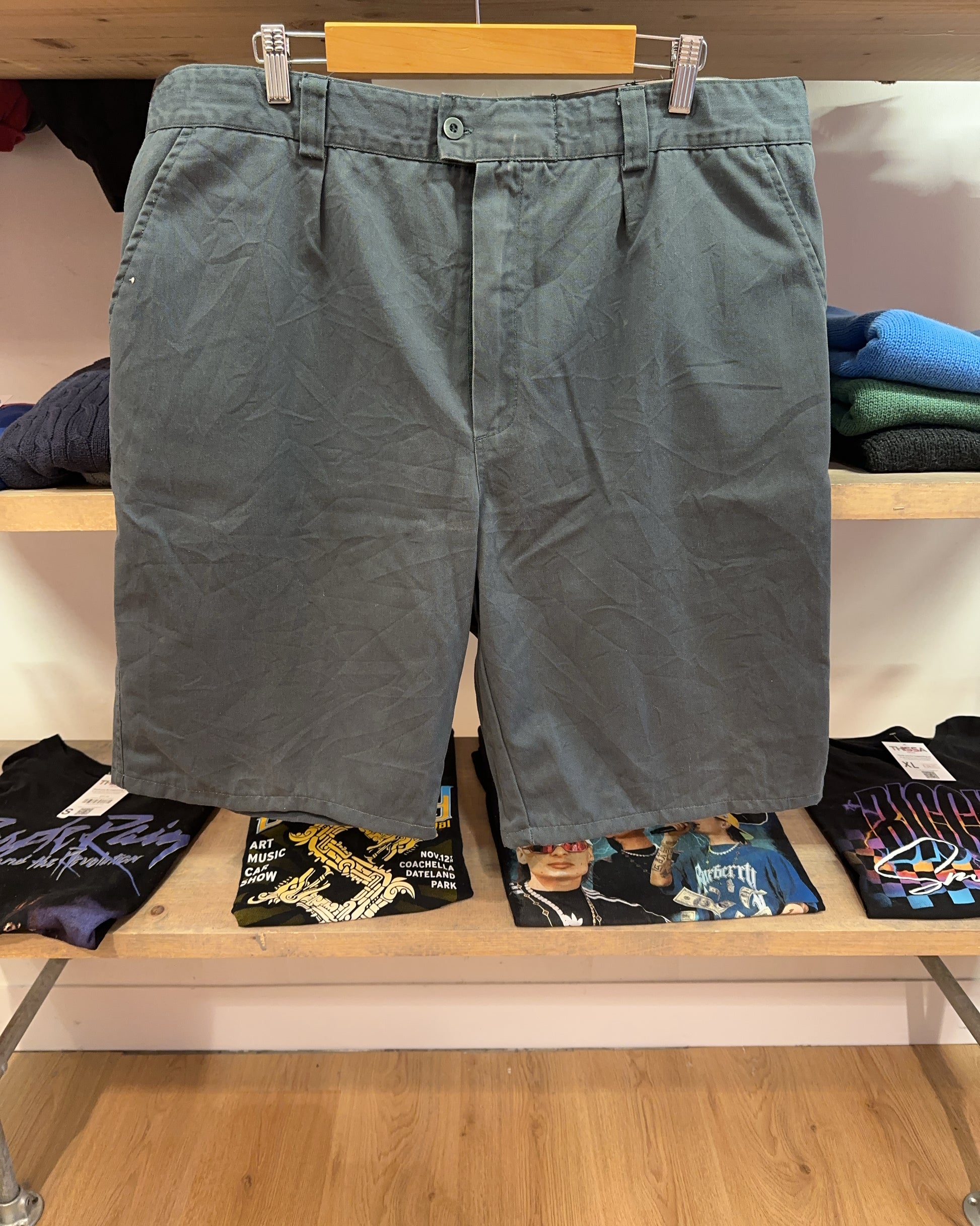 42 - Dickies Shorts Broken Zipper