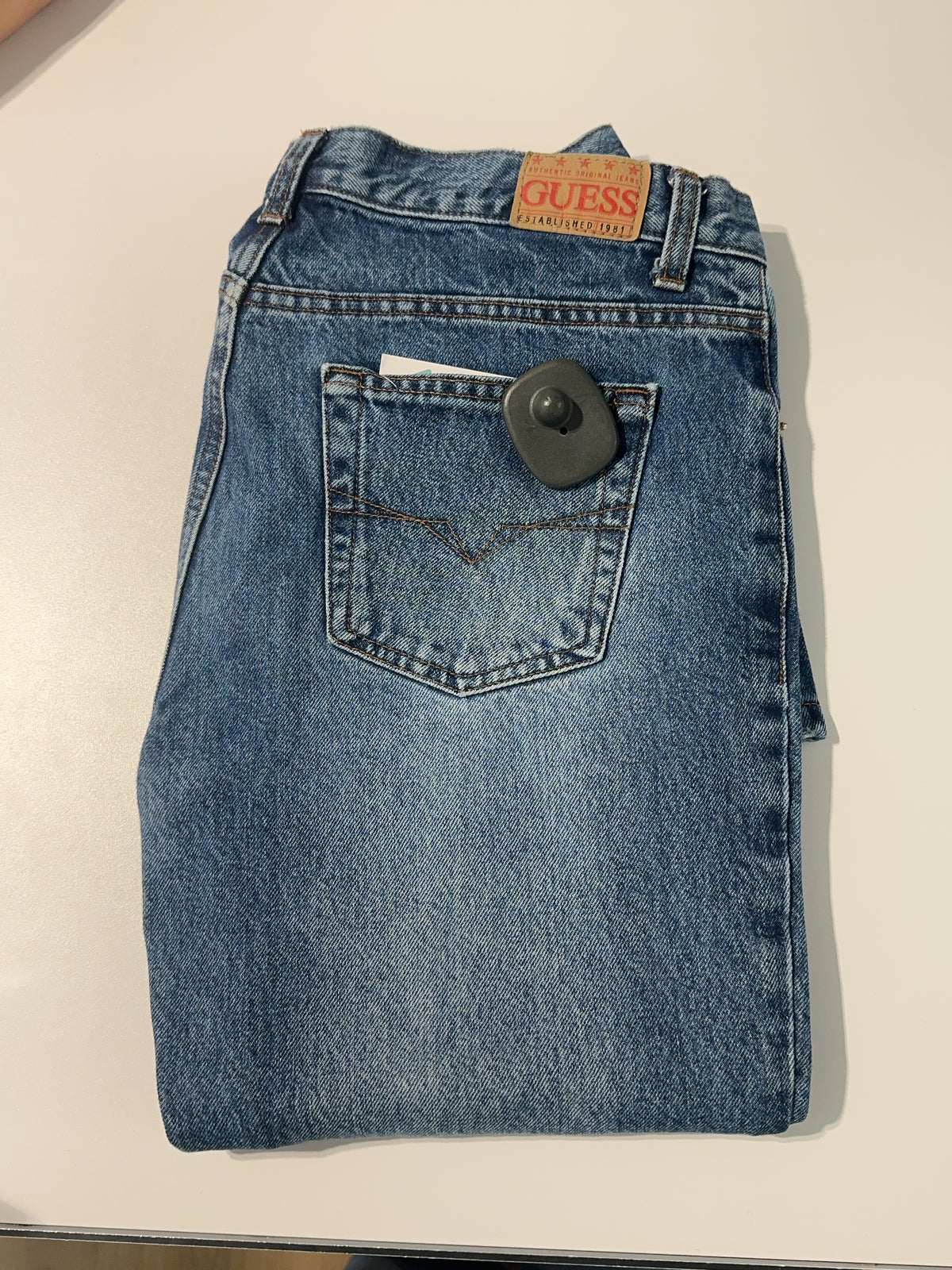 29 - Guess Guess Jeans