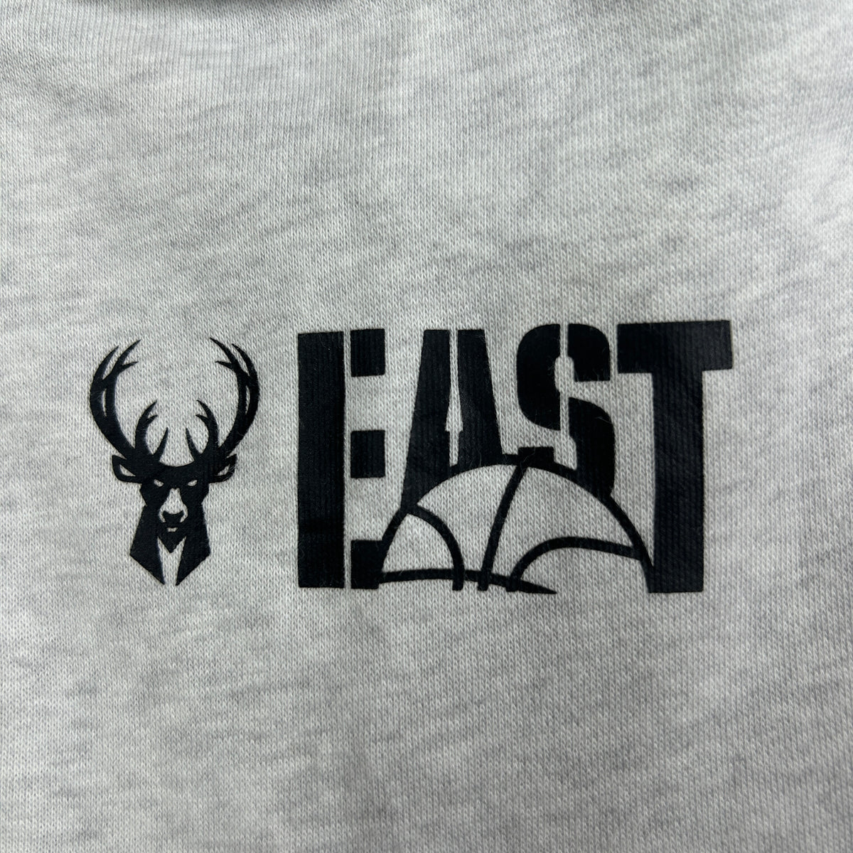 L - 2010's Nike NBA Milwaukee Bucks Crewneck Sweatshirt