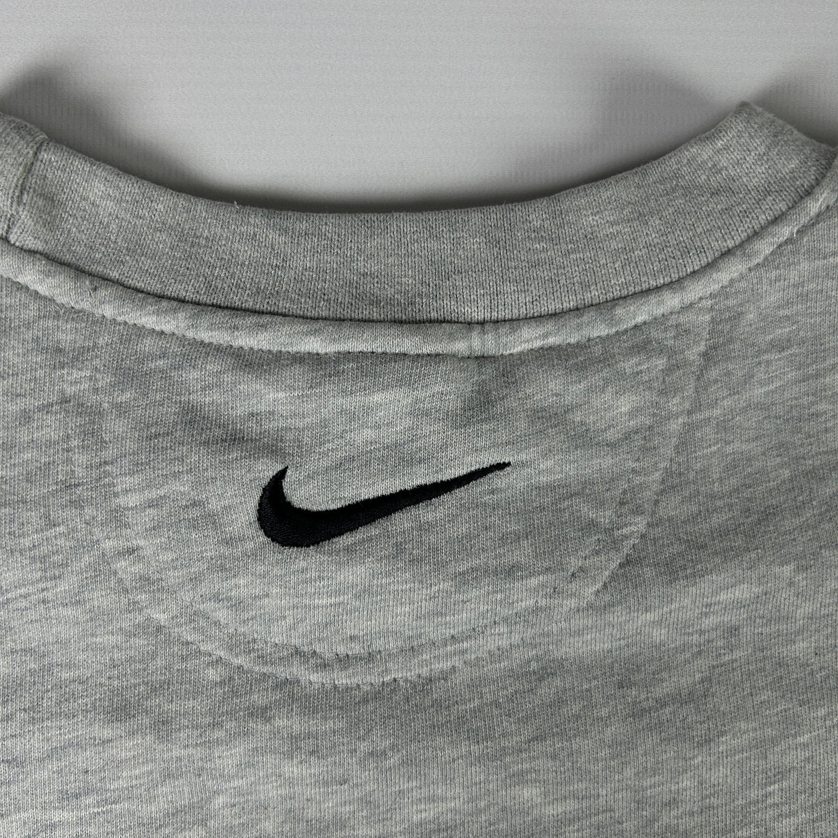 S - vintage 2010's Nike FFBB Gray Basketball Sweatshirt
