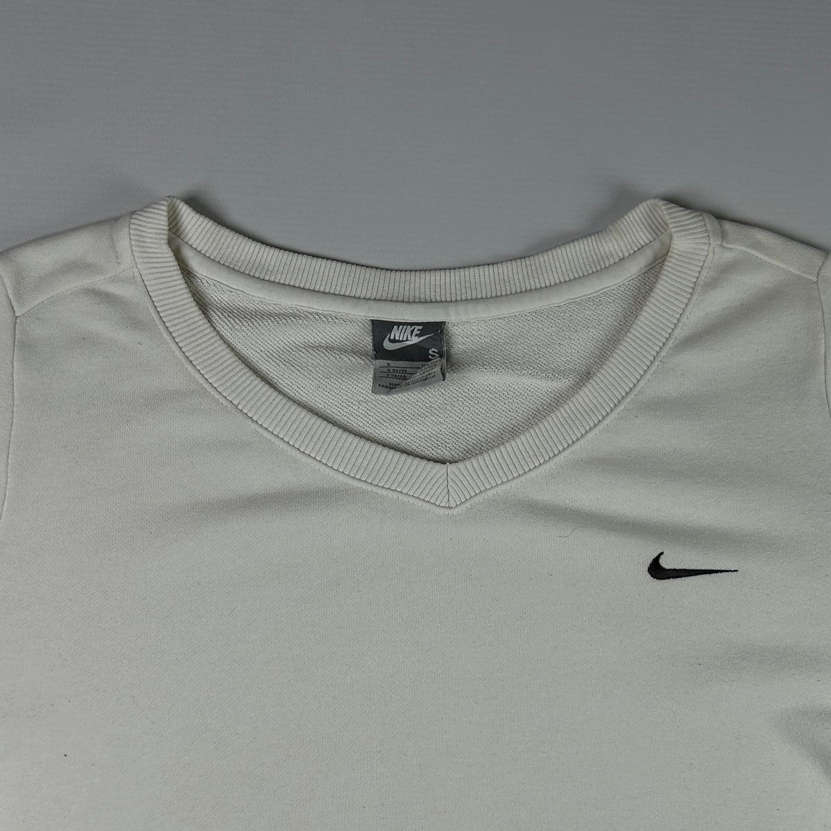 XS - Vintage 2000's Nike V-Neck Sweatshirt
