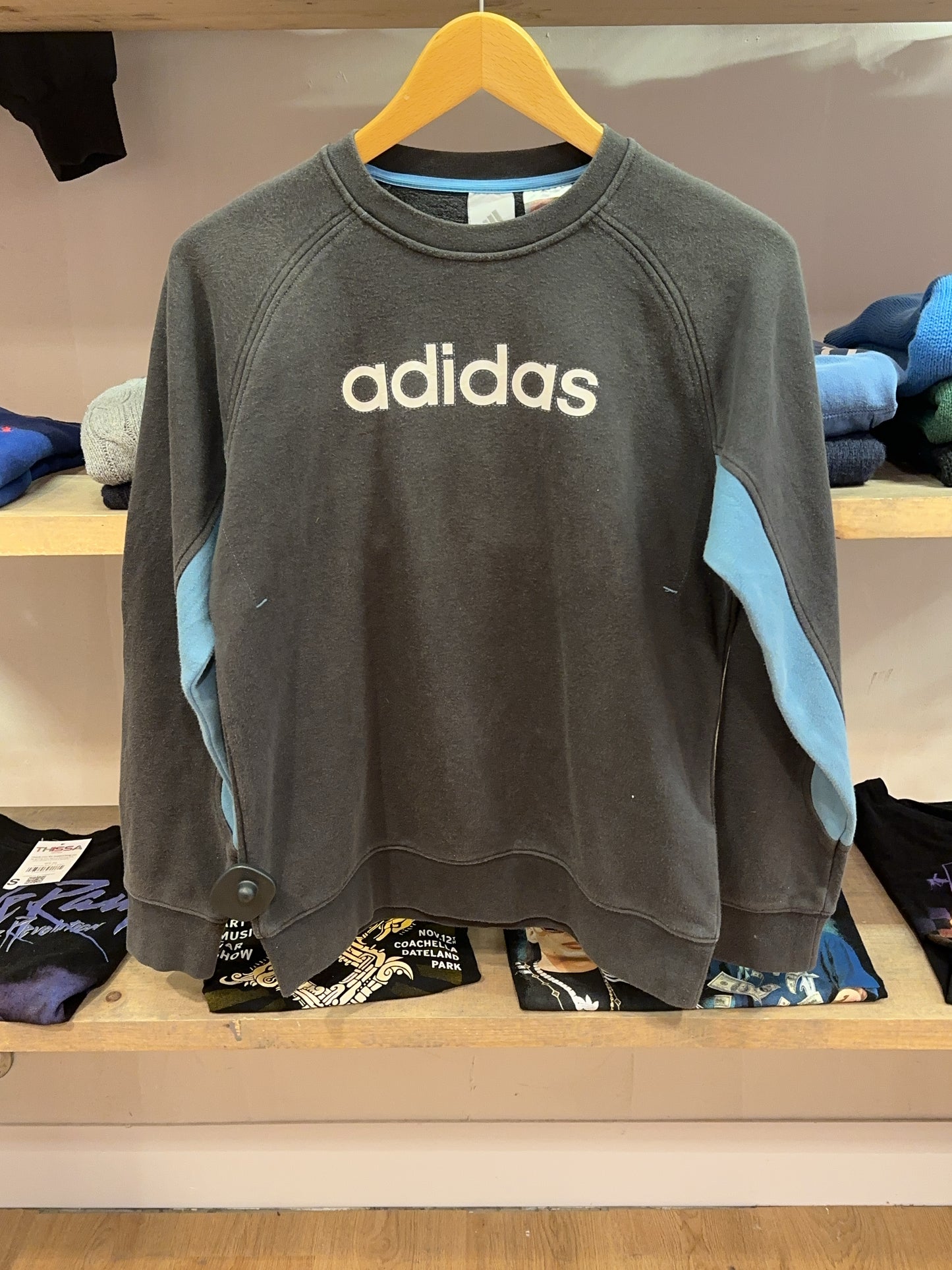S - Vintage 2000's Adidas Sweatshirt