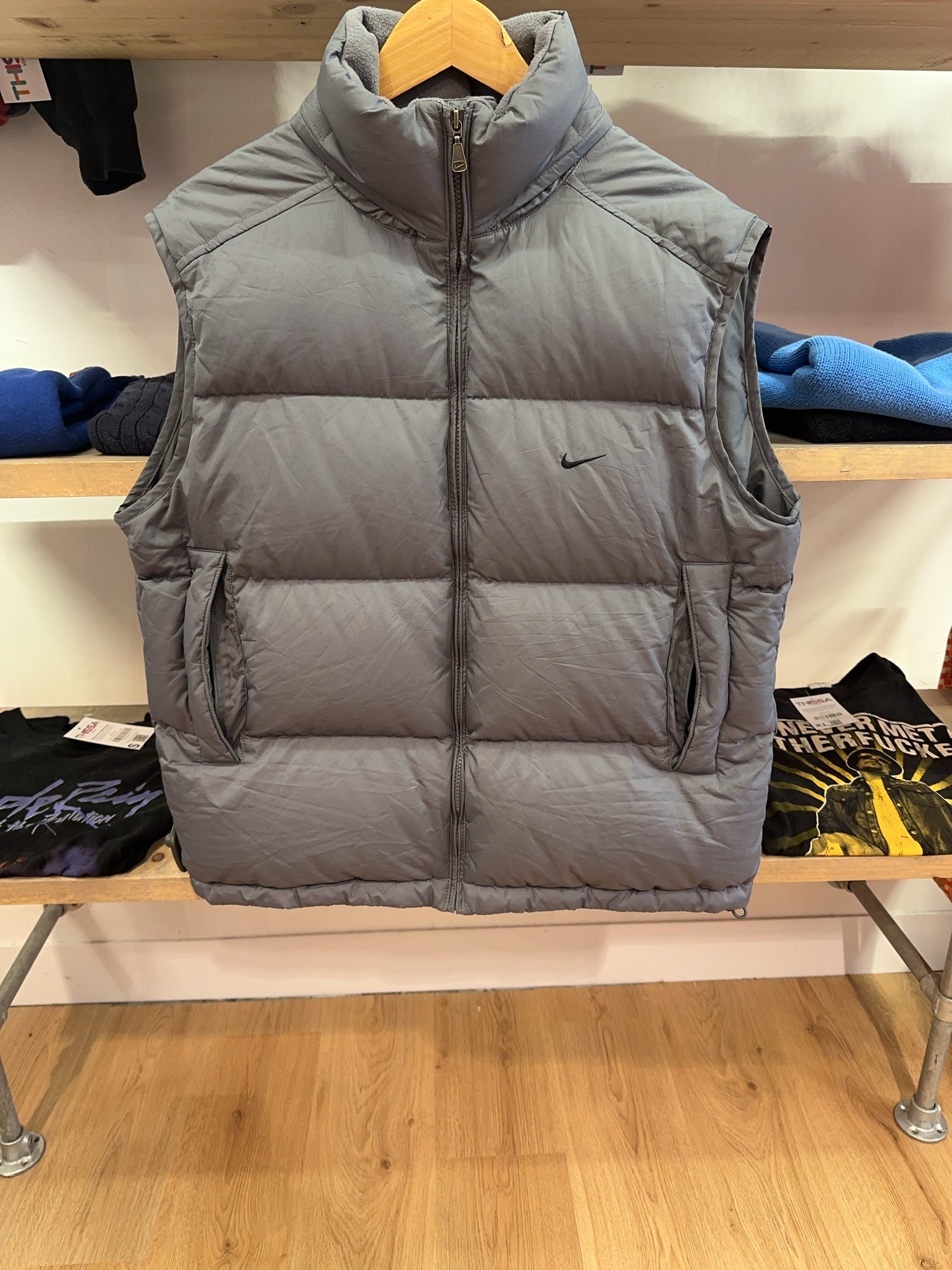M - Vintage 2000's Nike Silver Puffer Vest