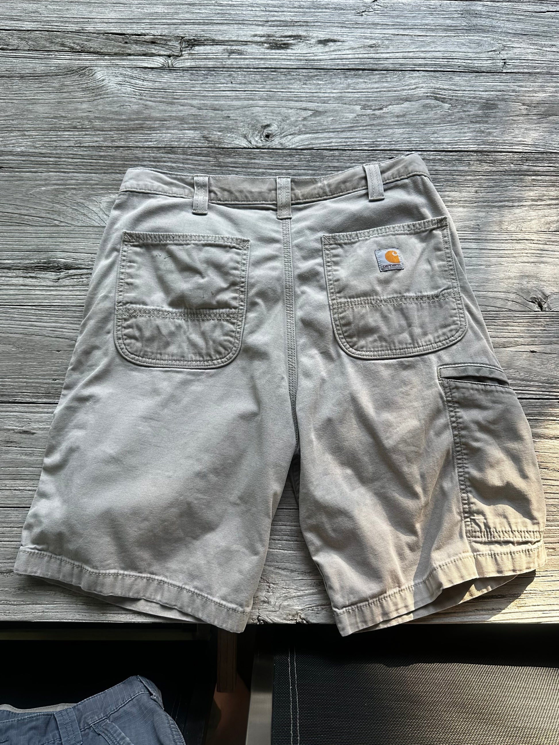 33 - Carhartt Shorts
