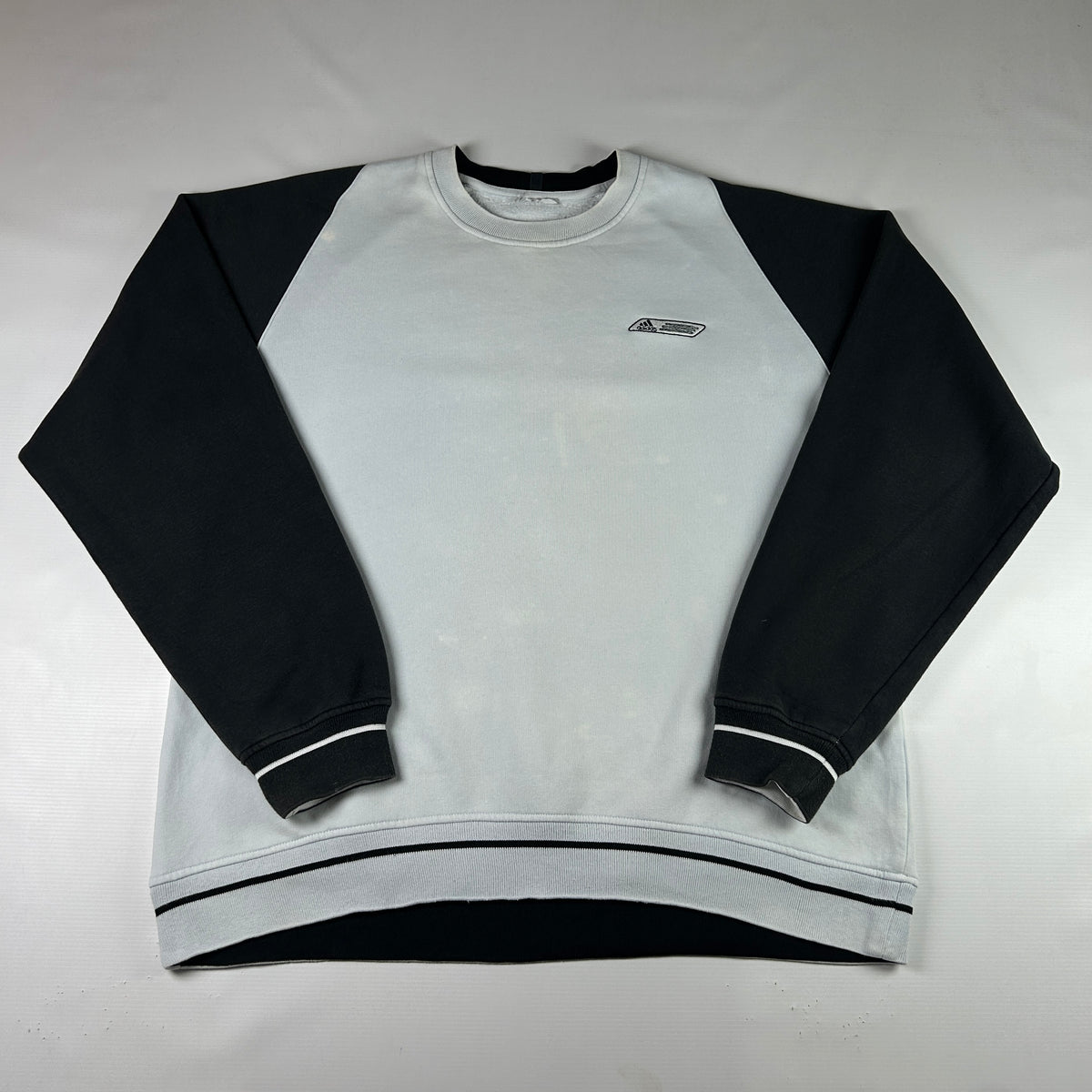 XL - Vintage 2000's Adidas Sweatshirt
