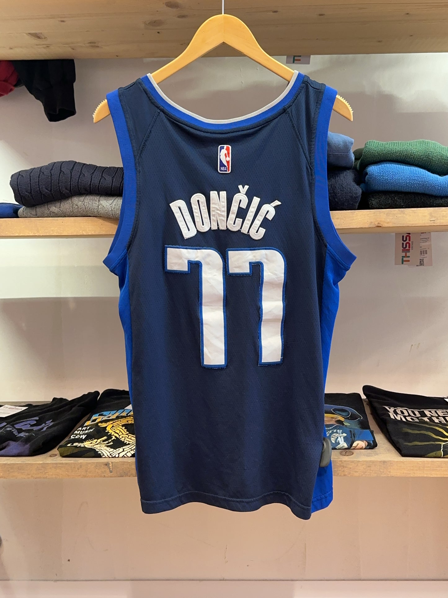 L - 2020-21 Dallas Mavericks Doncic #77 Nike Swingman Alternate Jersey