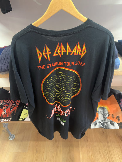XL - Def Leppard Motley Crue Band T-shirt